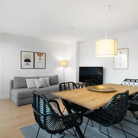 Apartment Sanders Leaves - Cute One-bedroom With A Large Rooftop Terrace