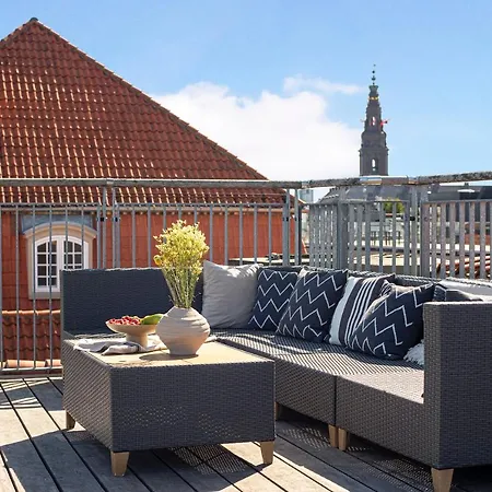 Sanders Leaves - Cute One-bedroom With A Large Rooftop Terrace Apartment