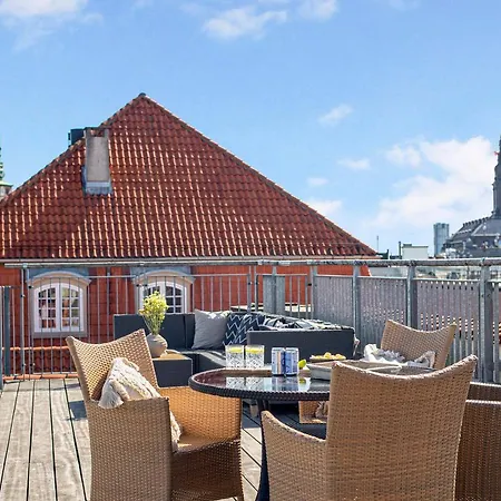 Sanders Leaves - Cute One-bedroom With A Large Rooftop Terrace *
